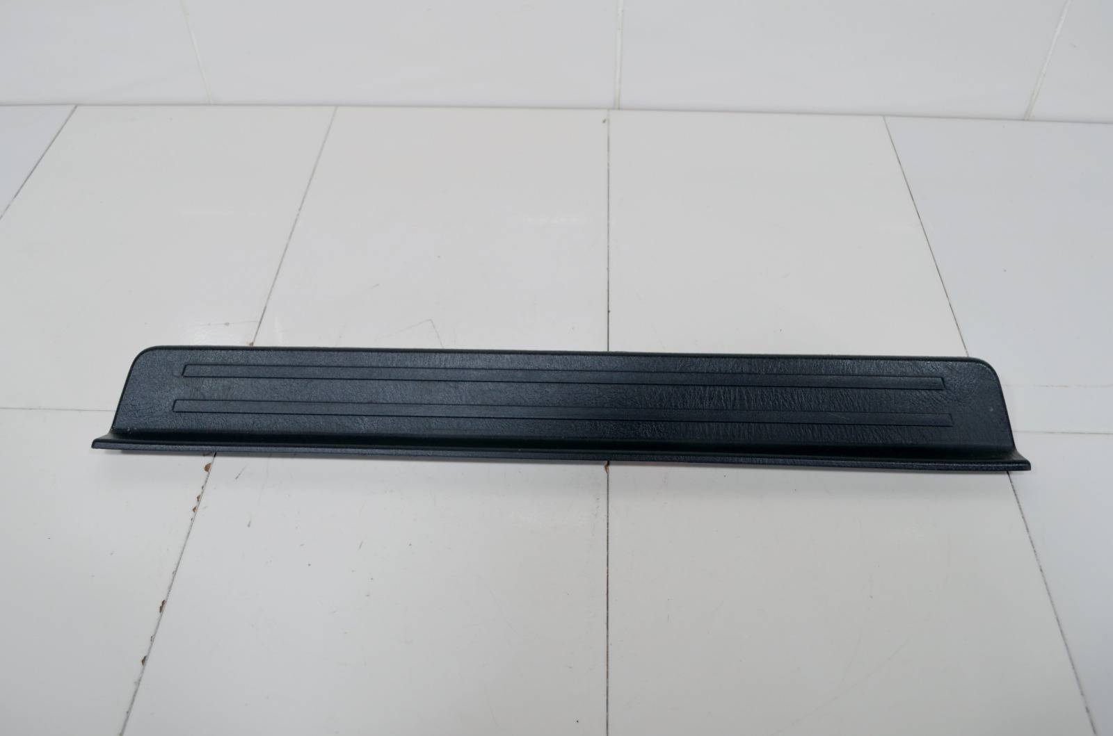 Накладка порога TD11687G0
