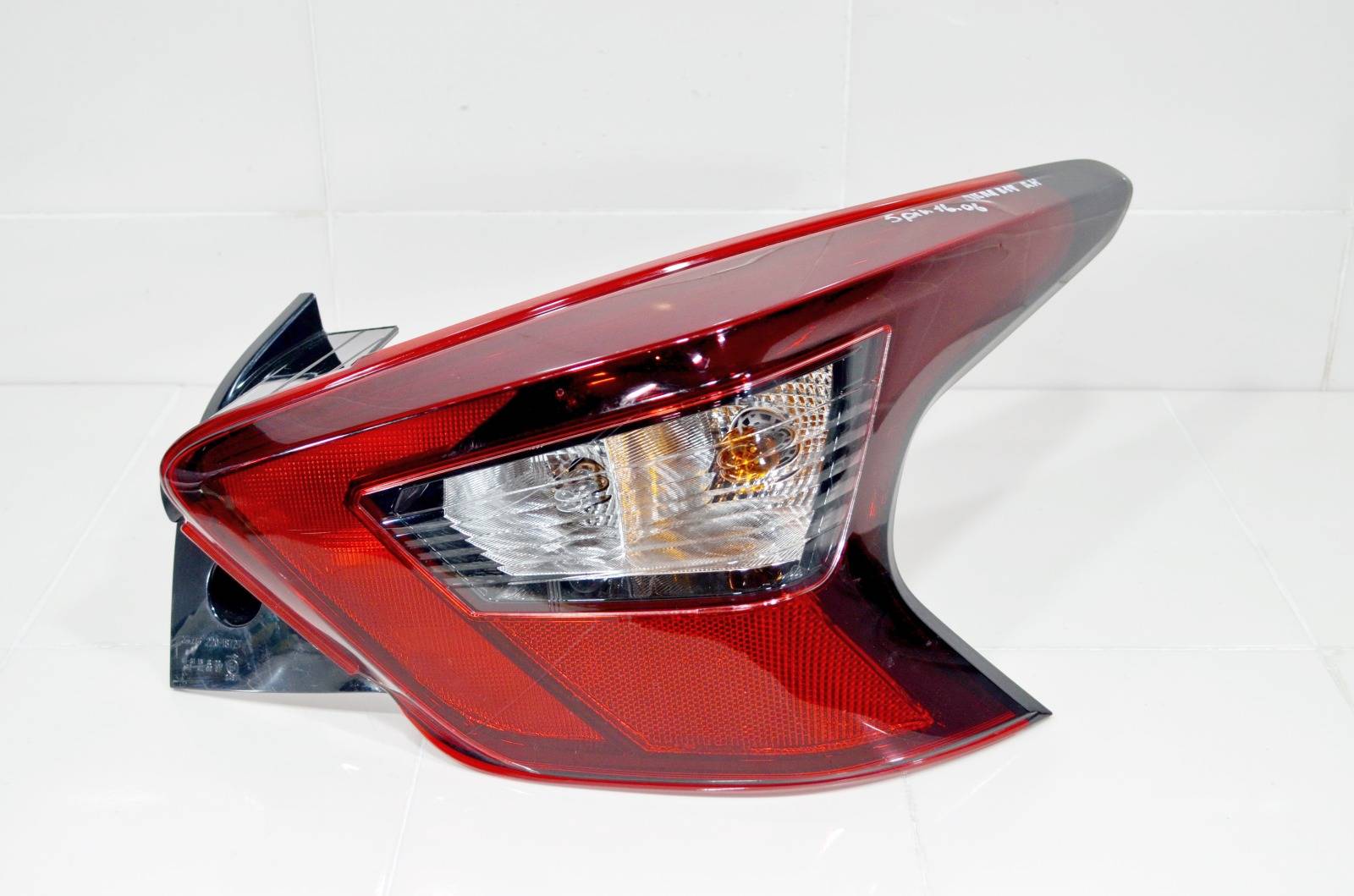 Фонарь правый NISSAN MICRA 2016+ K14 265505FA0A Б/У