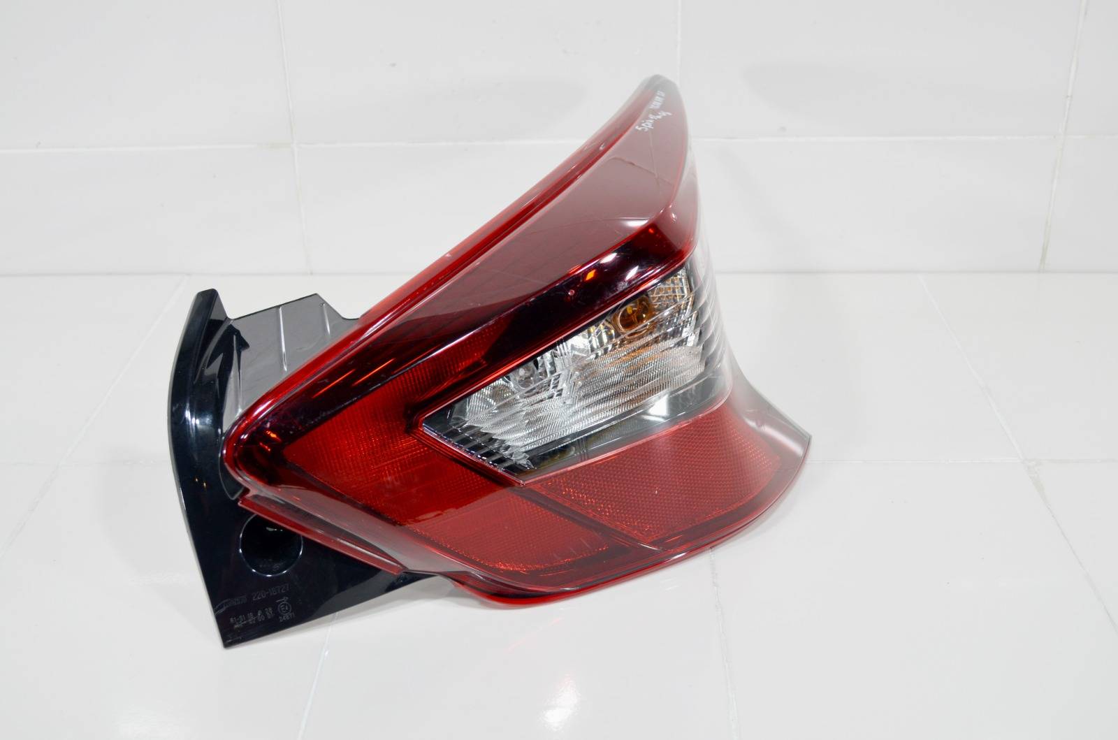 Фонарь правый NISSAN MICRA K14