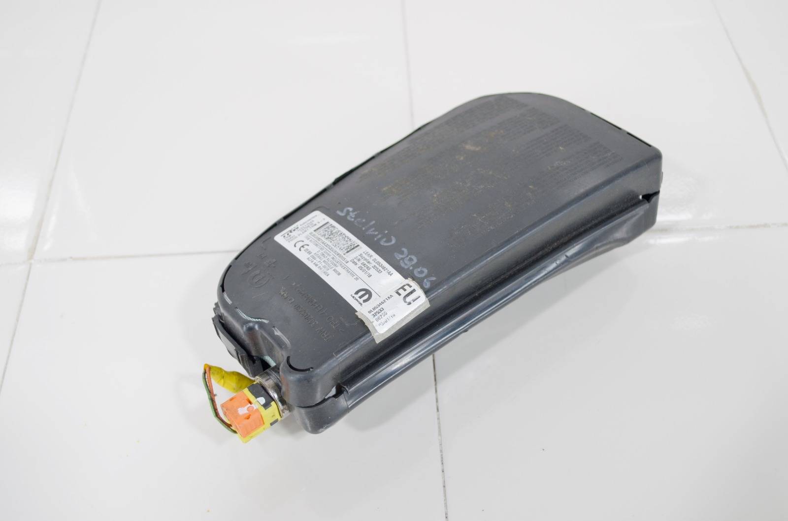 Подушка безопасности в сиденье 0L0534621AA