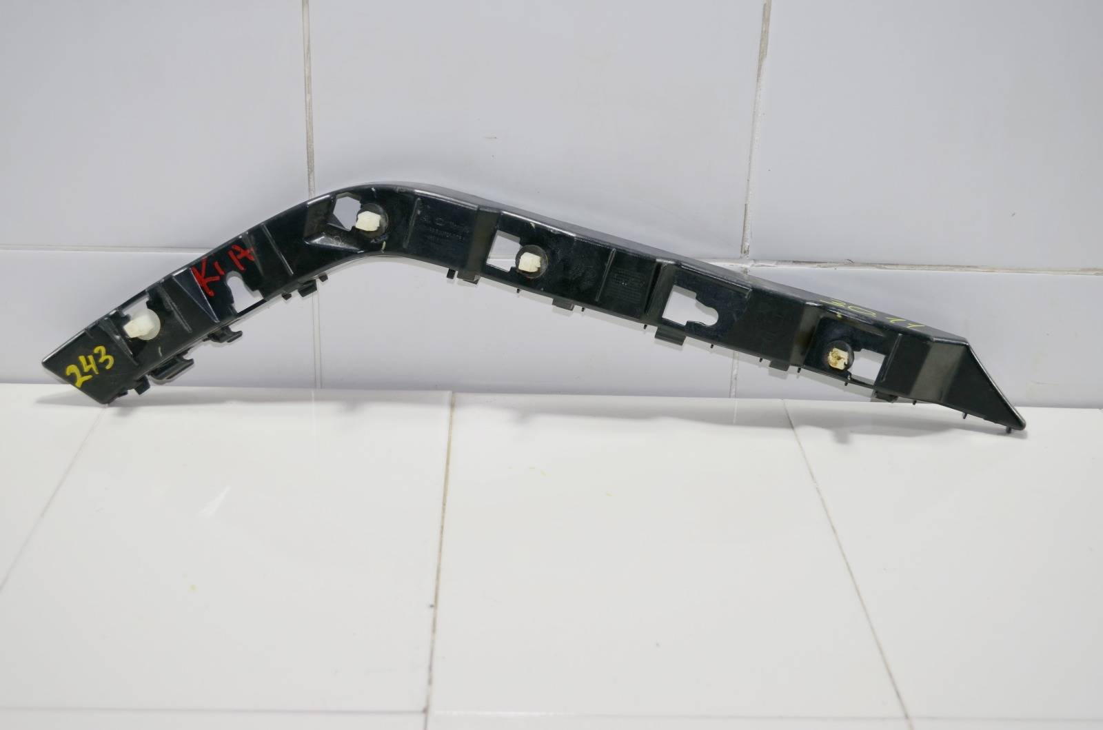 Кронштейн бампера 866163S000
