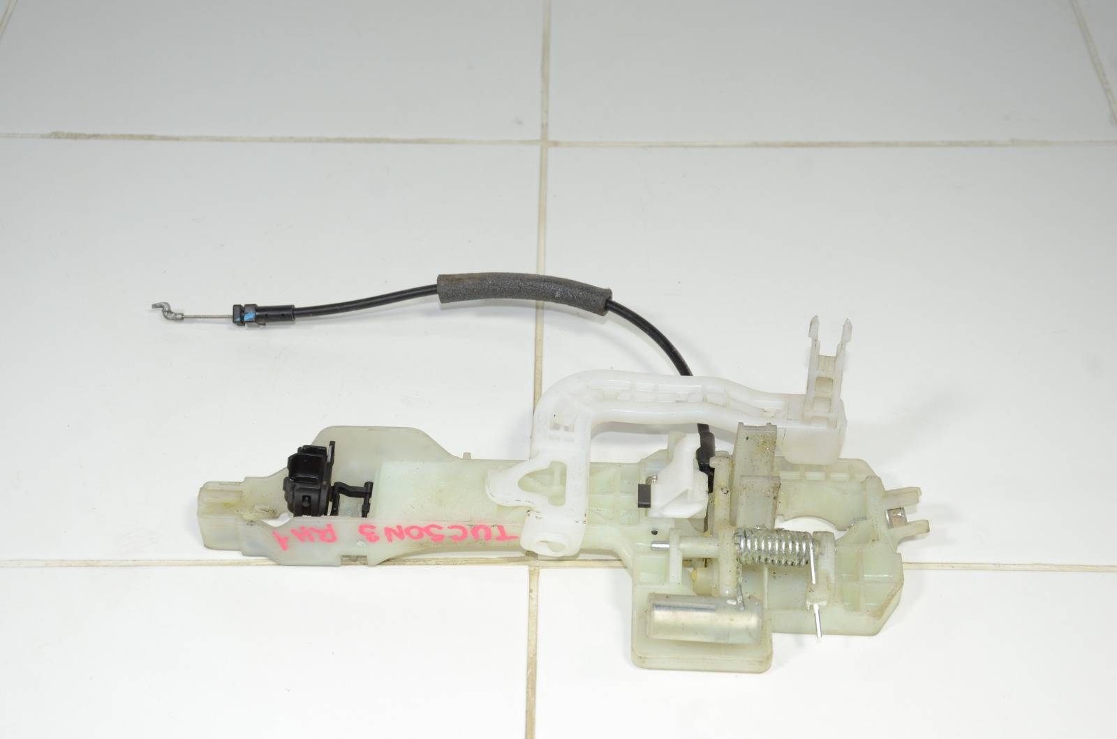 Кронштейн ручки двери 826652Y000