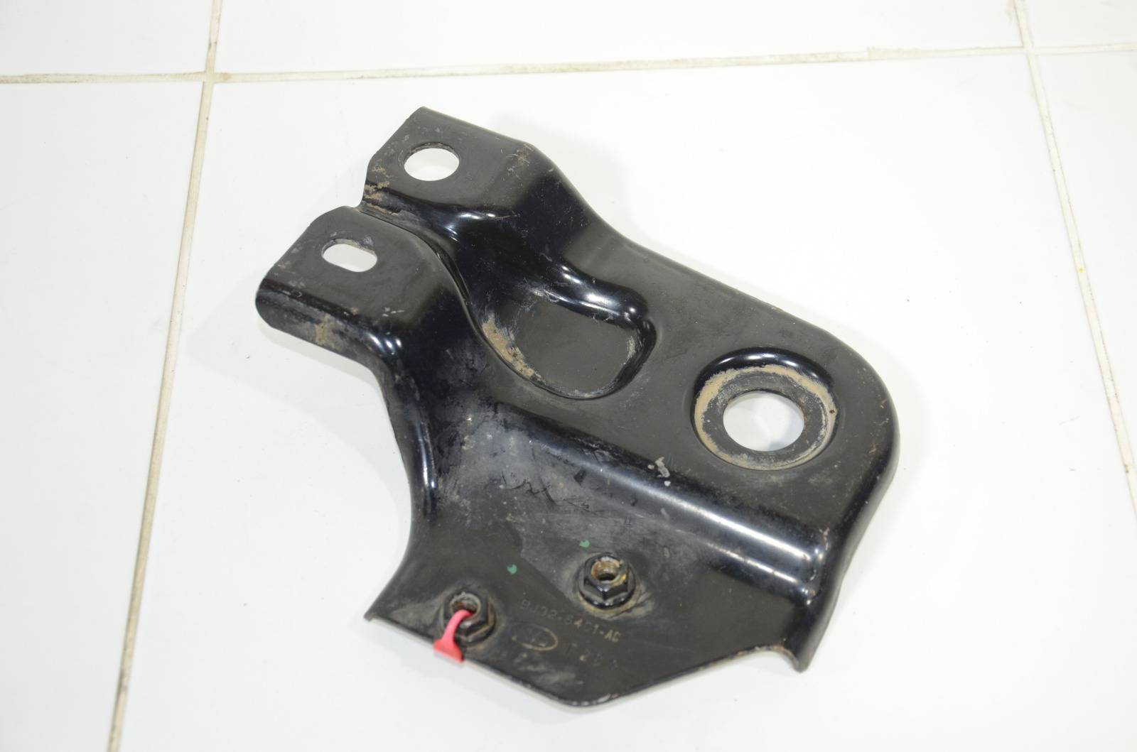 Кронштейн радиатора BJ325401AC