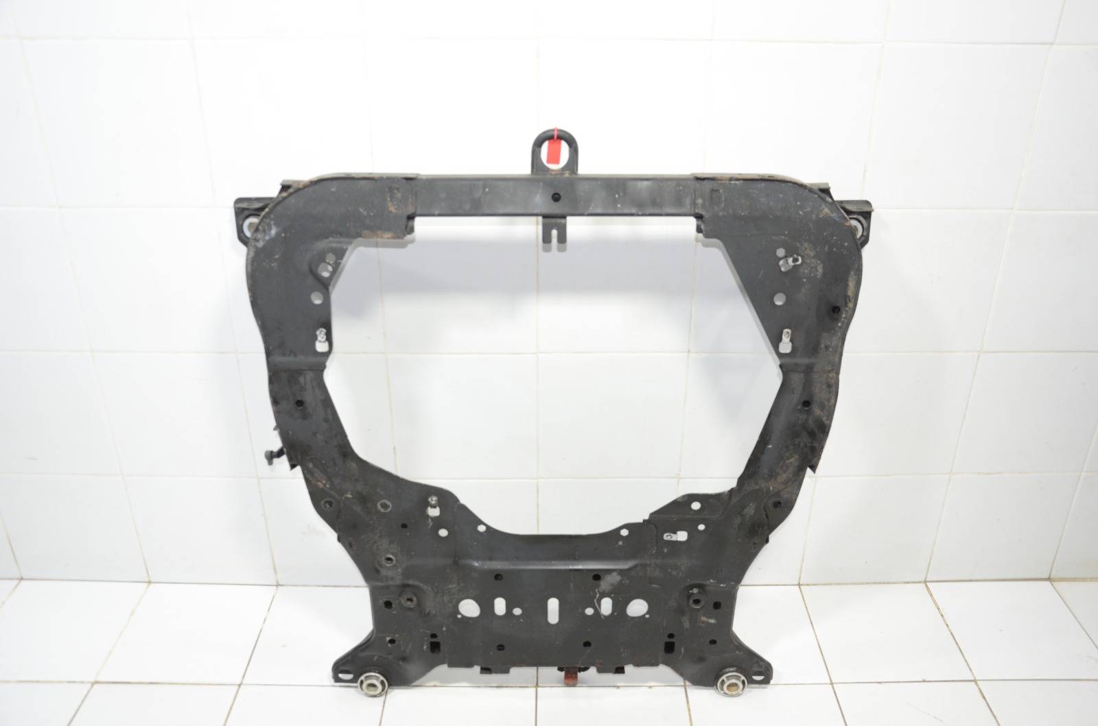 Подрамник передний HK725000A