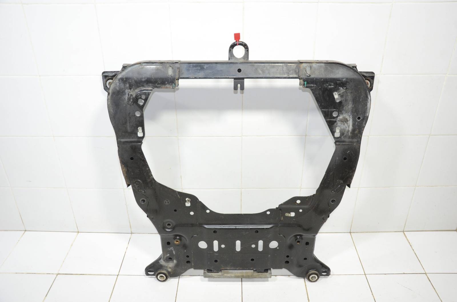 Подрамник передний HK725000A