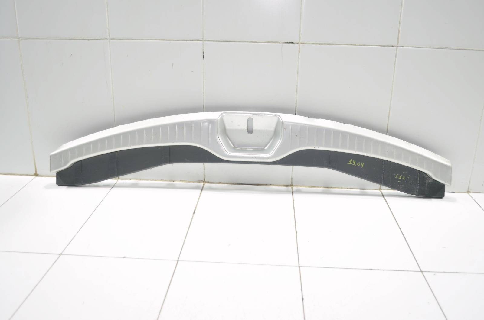 накладка замка багажника 84992CG700