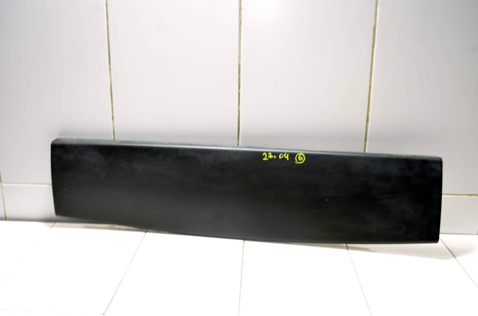 Обшивка крышки багажника KB7W68930
