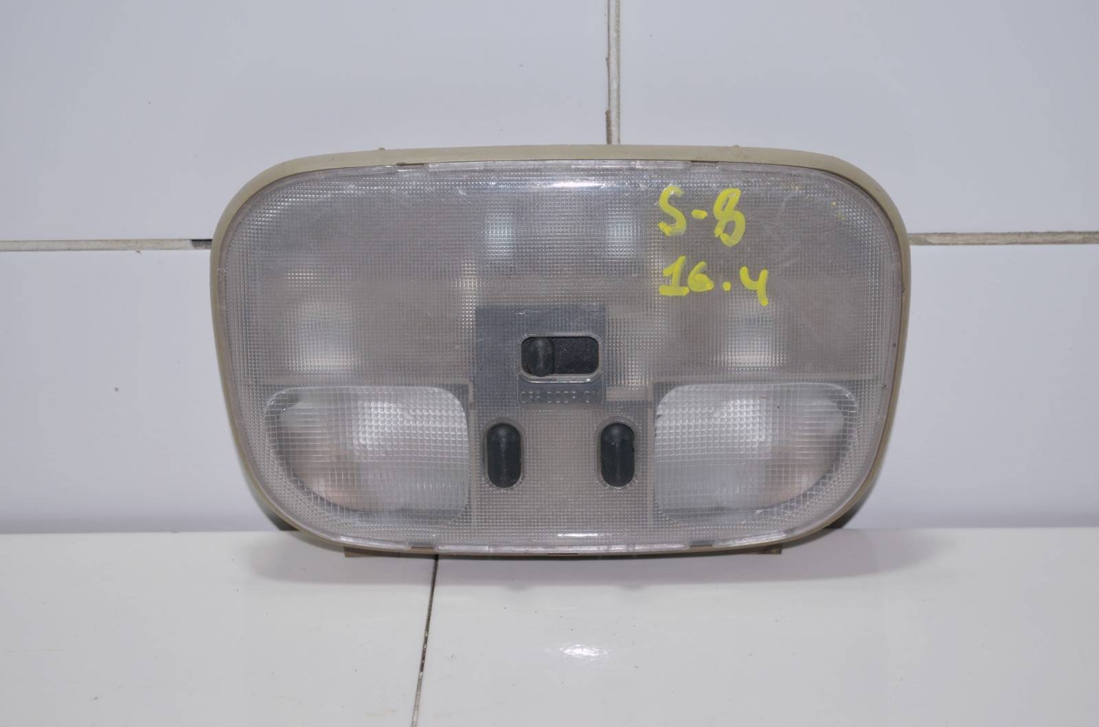Плафон салонный YL8413776A
