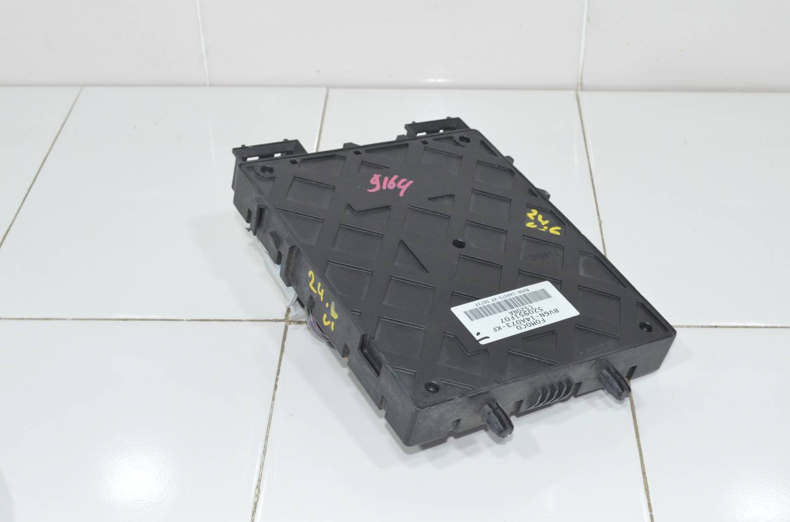 Блок управления BCM BV6N14A073KF