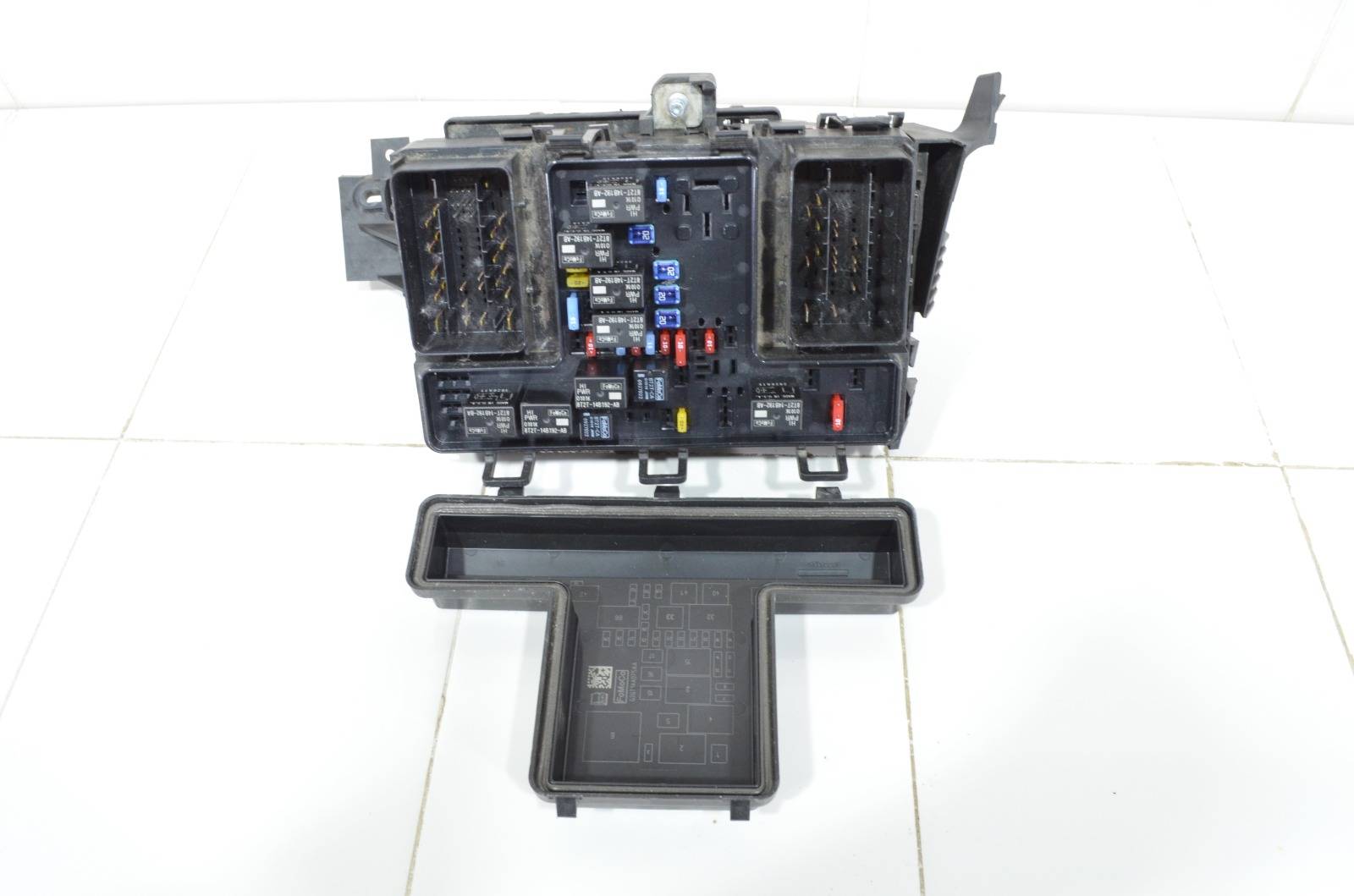 блок предохранителей F2GZ14A068A