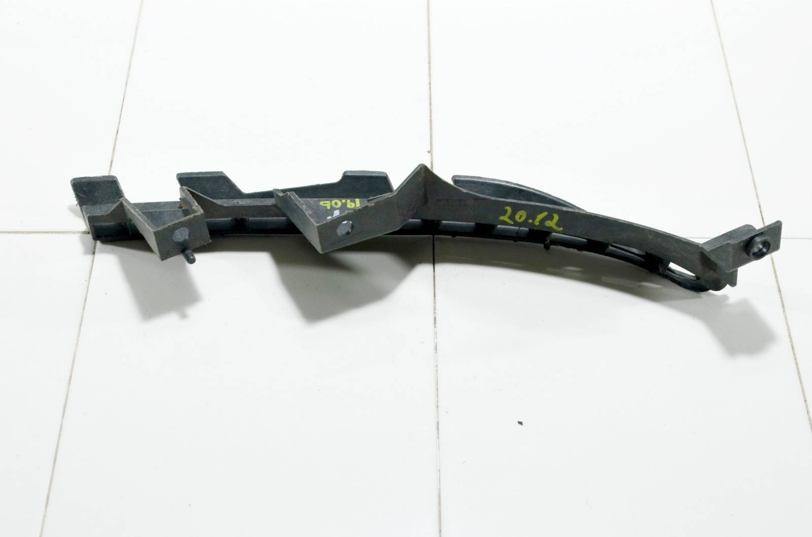 Кронштейн бампера F15150161