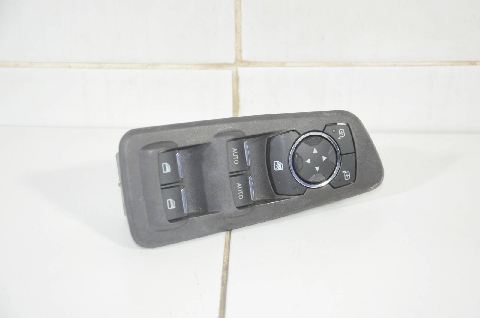 Кнопка стеклоподъемника BB5T14540BFW