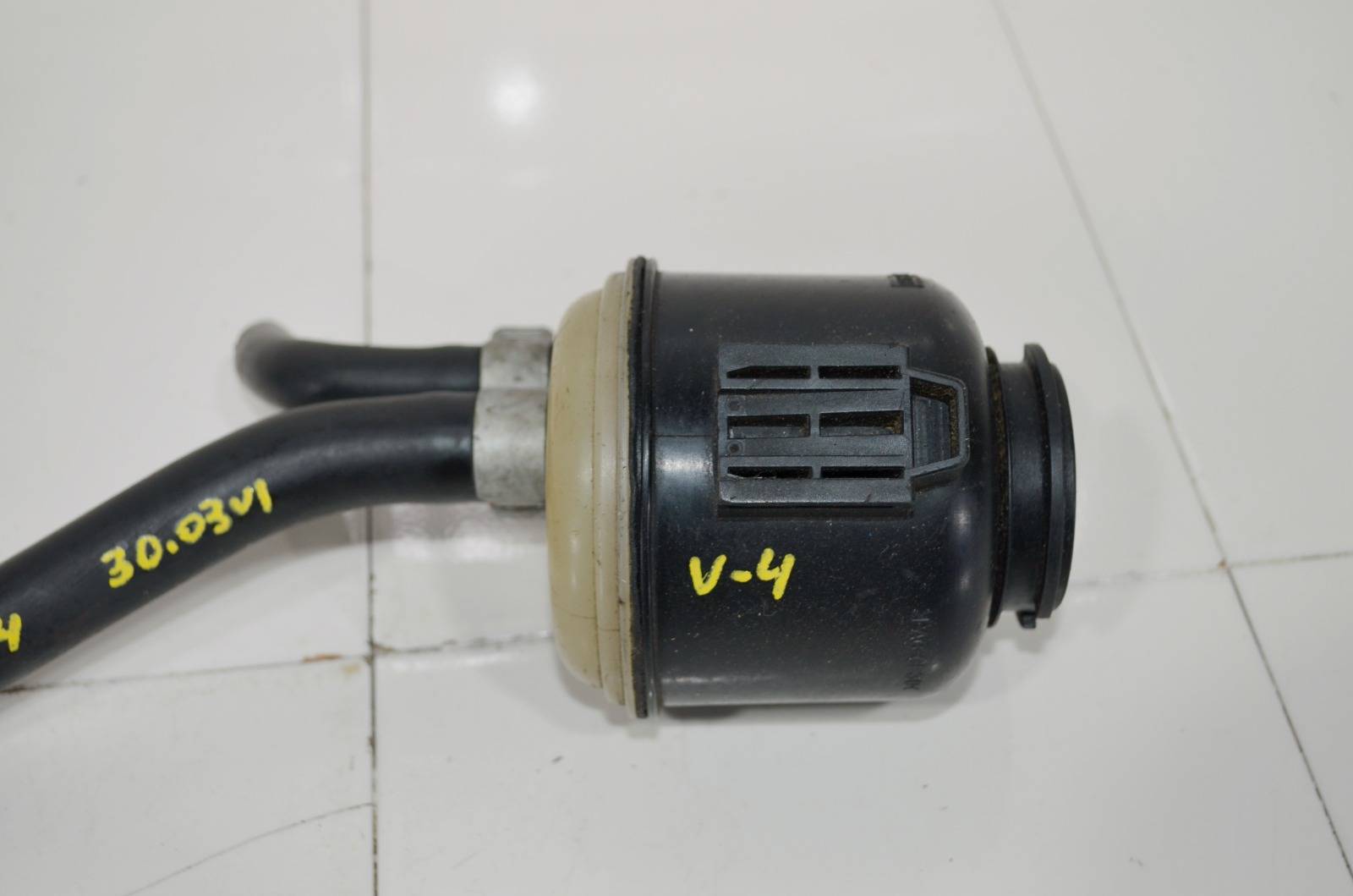 Бачок гидроусилителя ELGRAND 1997-2002 E50