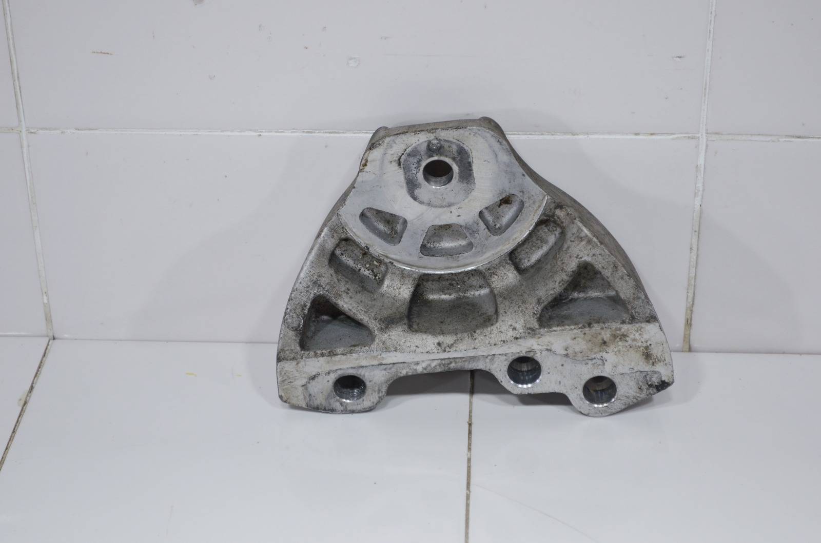 Кронштейн опоры ДВС 21825D4000