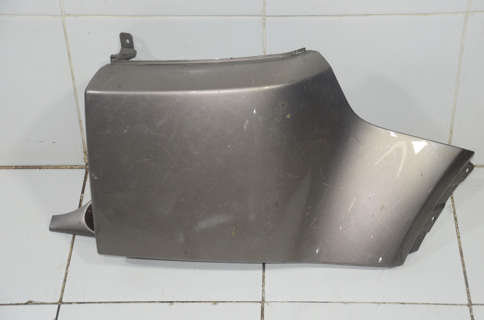 Клык бампера BJ3217926A