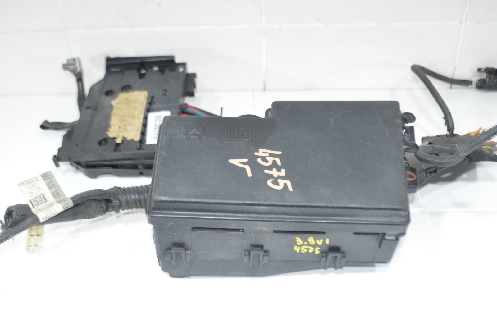 блок предохранителей AV6T14A067AC