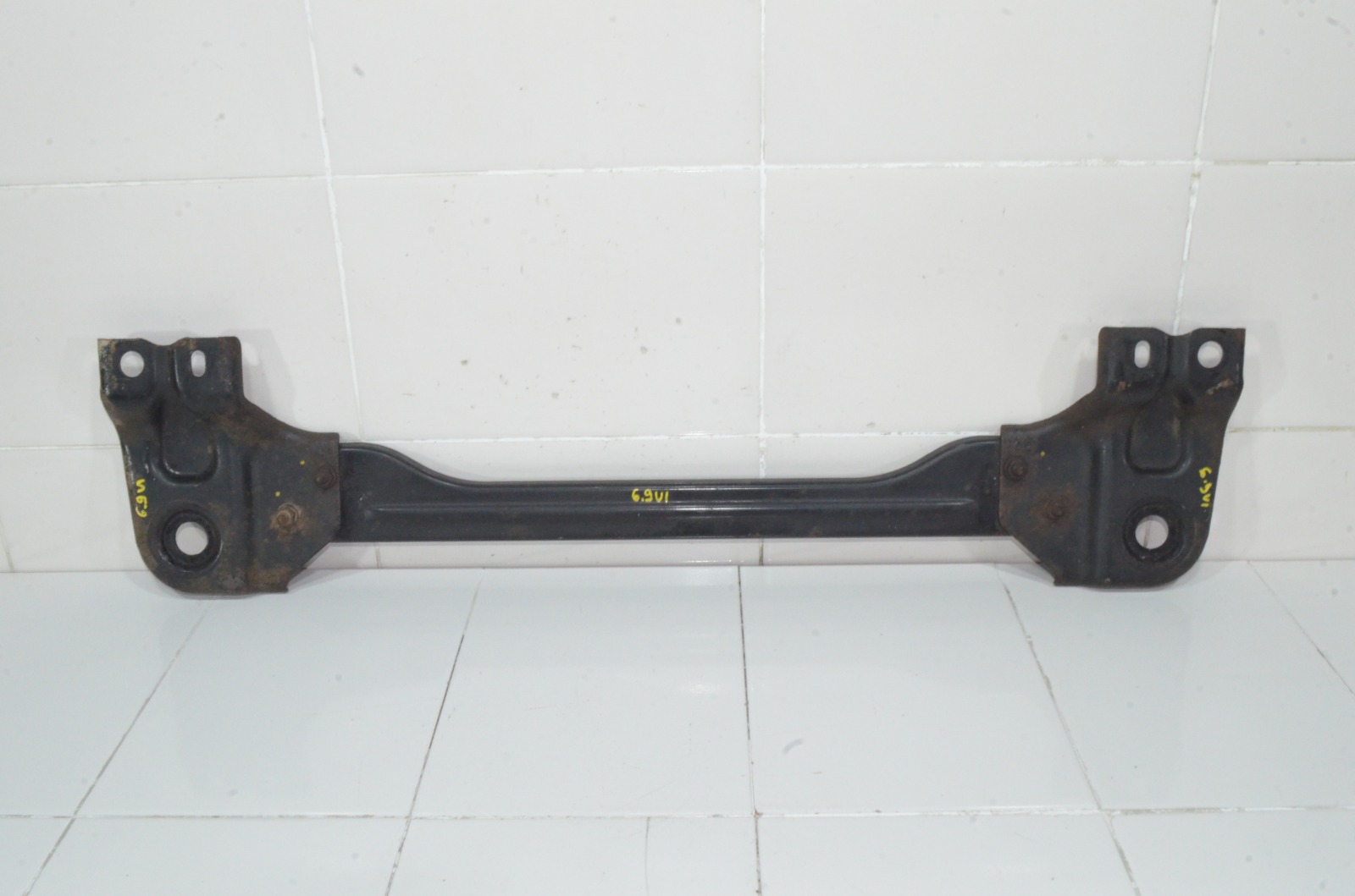 Балка поперечная LR006225