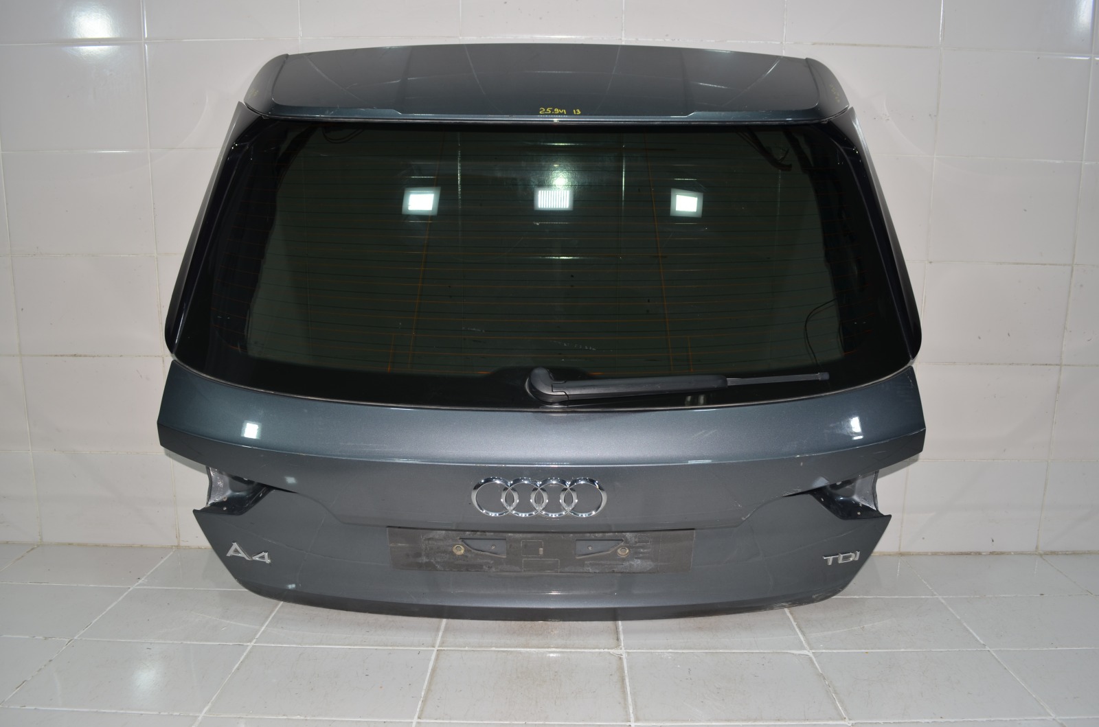 крышка багажника 8W9827025B