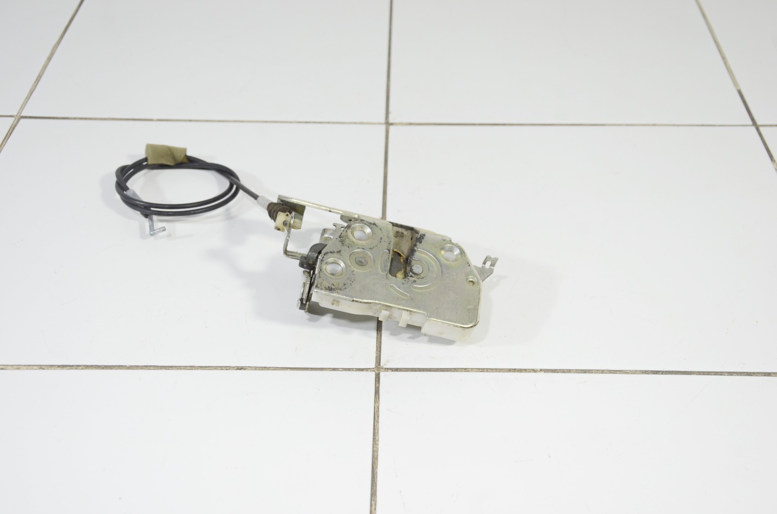 замок двери LD4872350