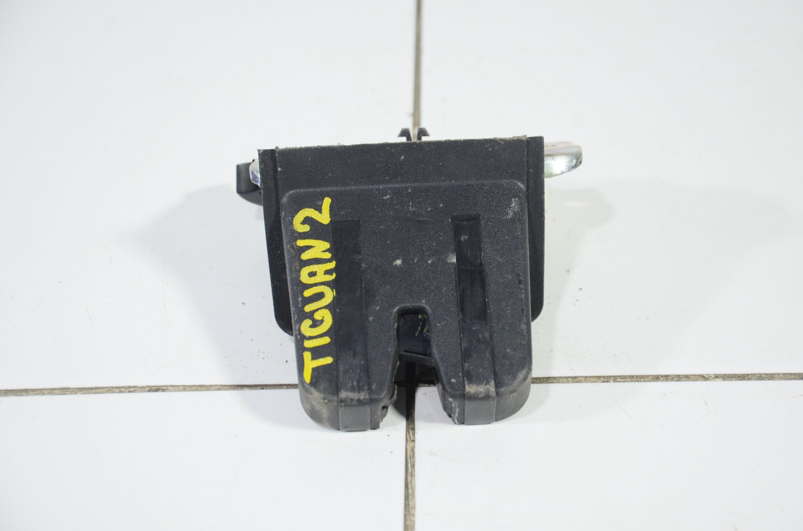 замок багажника 5NA827505