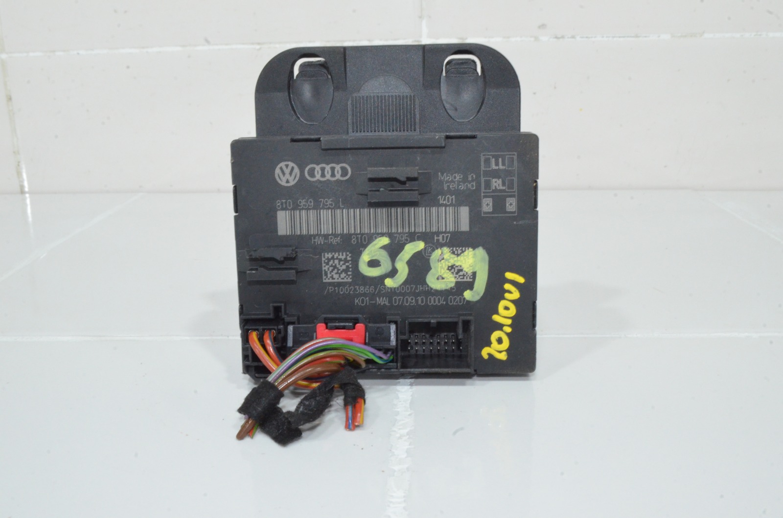 Блок управления стеклоподъемниками 8T0959795L