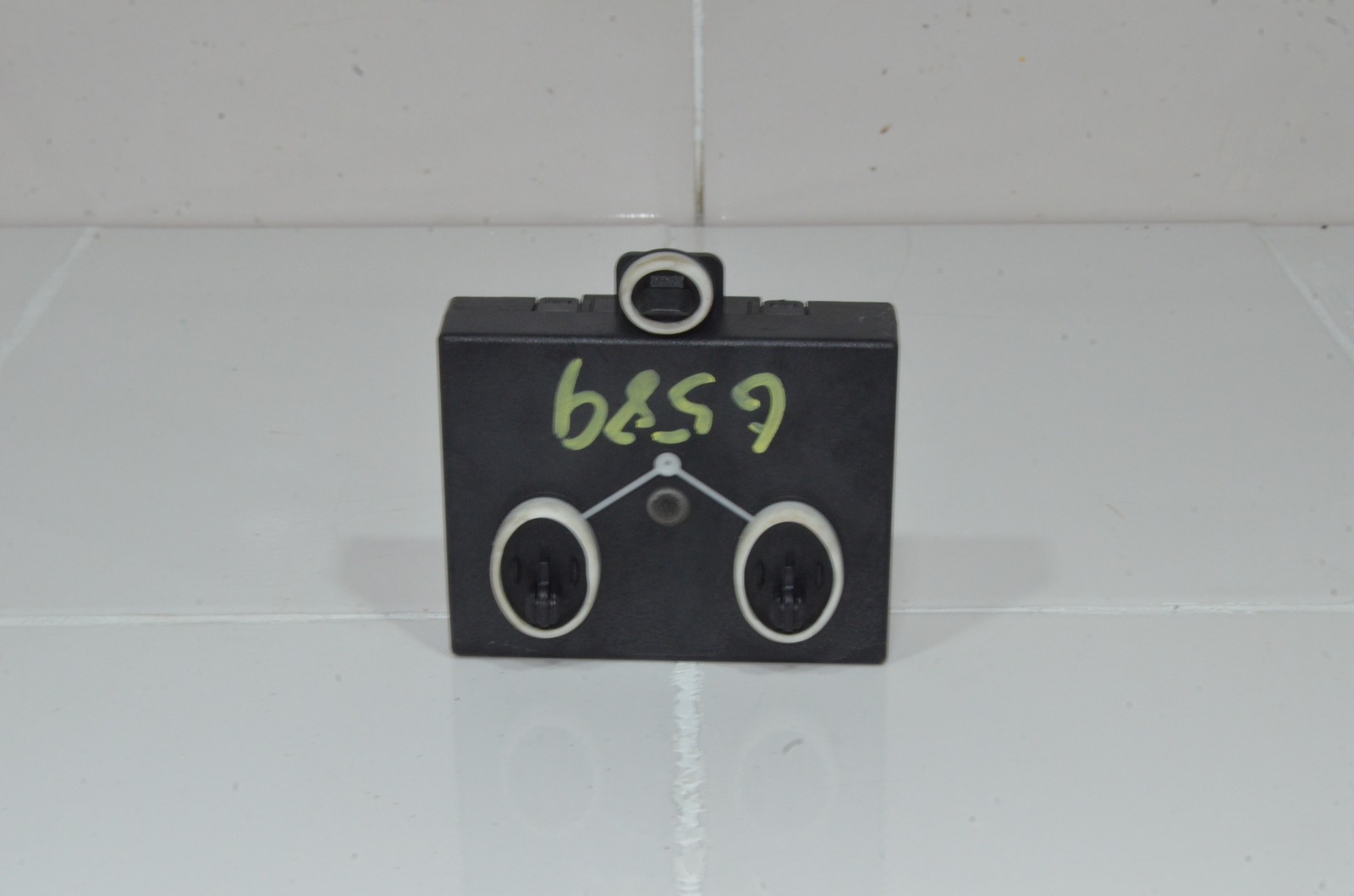 Блок управления стеклоподъемниками 8T0959795L