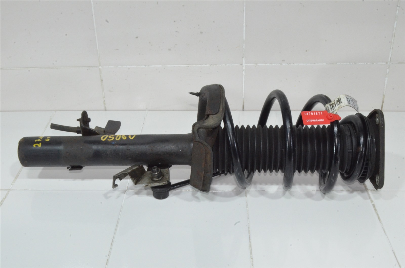 Стойка амортизатора CV6Z18124G