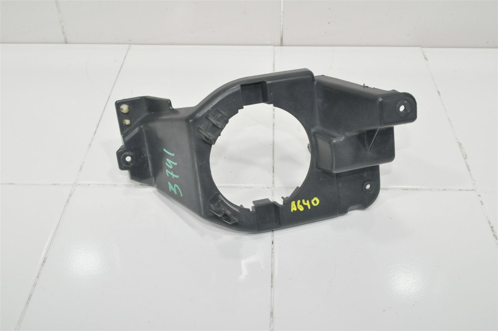 Кронштейн ПТФ BB5Z15266B