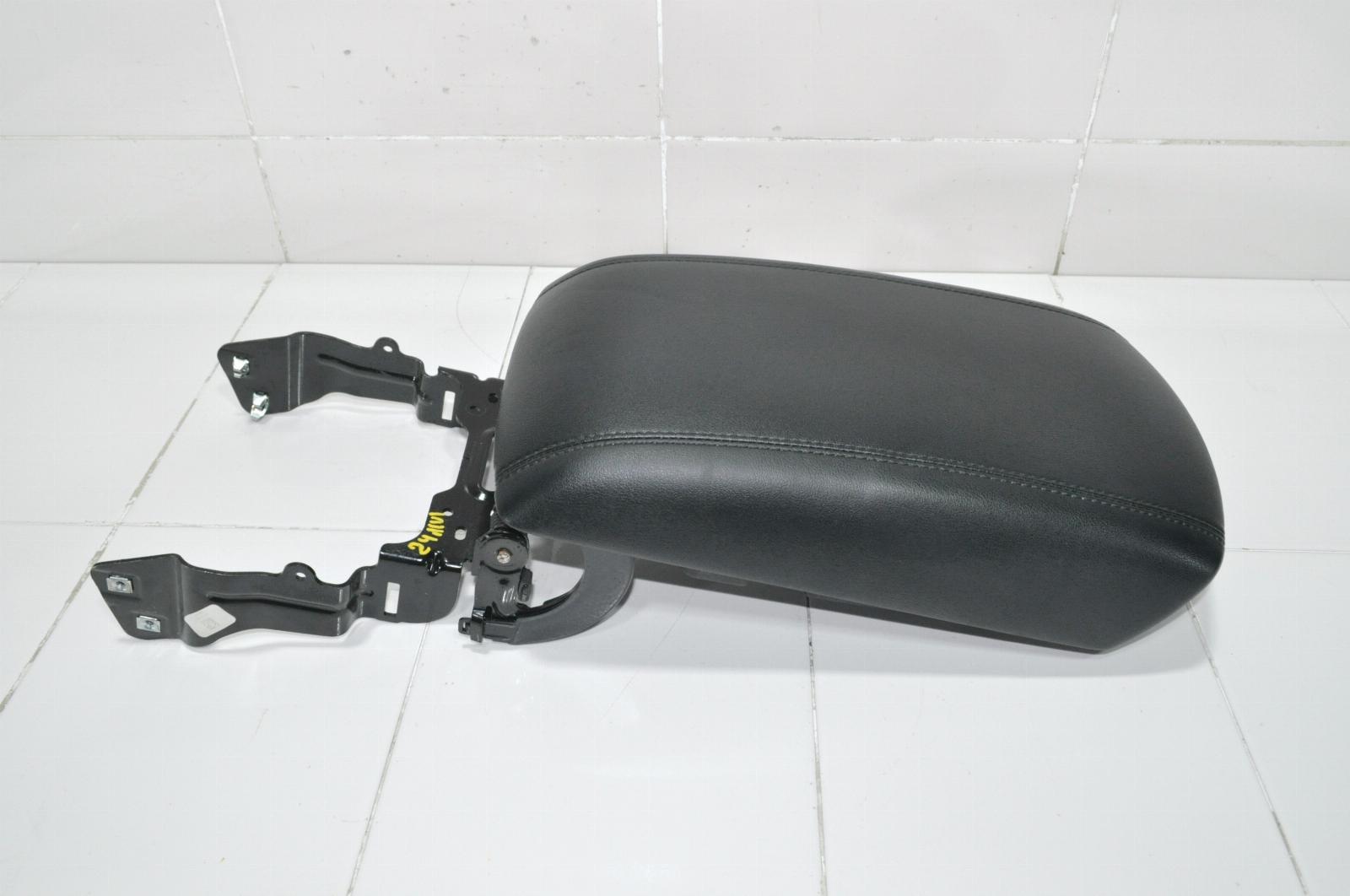 подлокотник FT4Z5806024AC