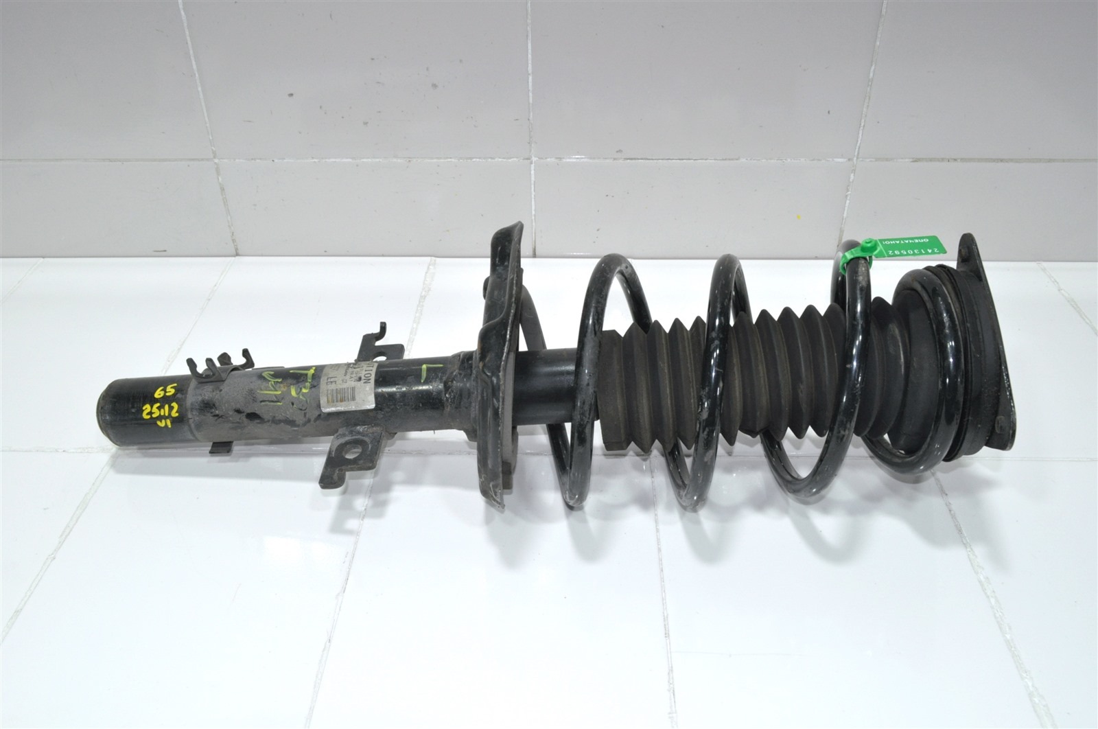 Стойка амортизатора 54303HV01A