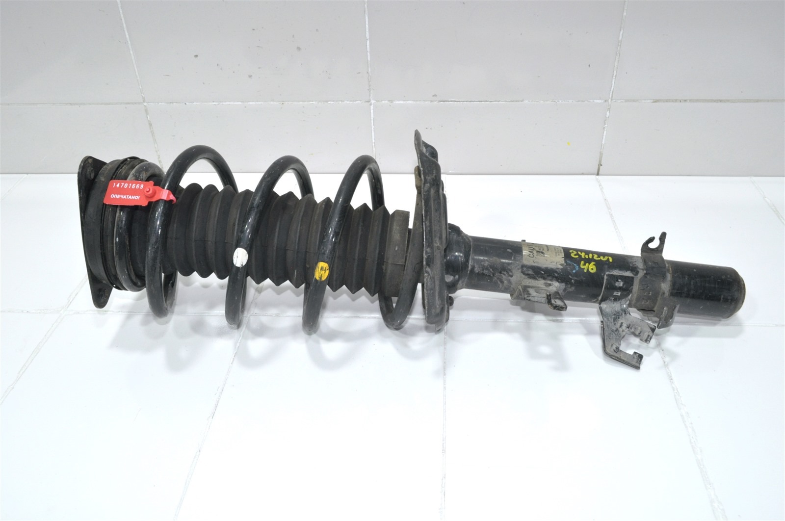 Стойка амортизатора 54303HV01A
