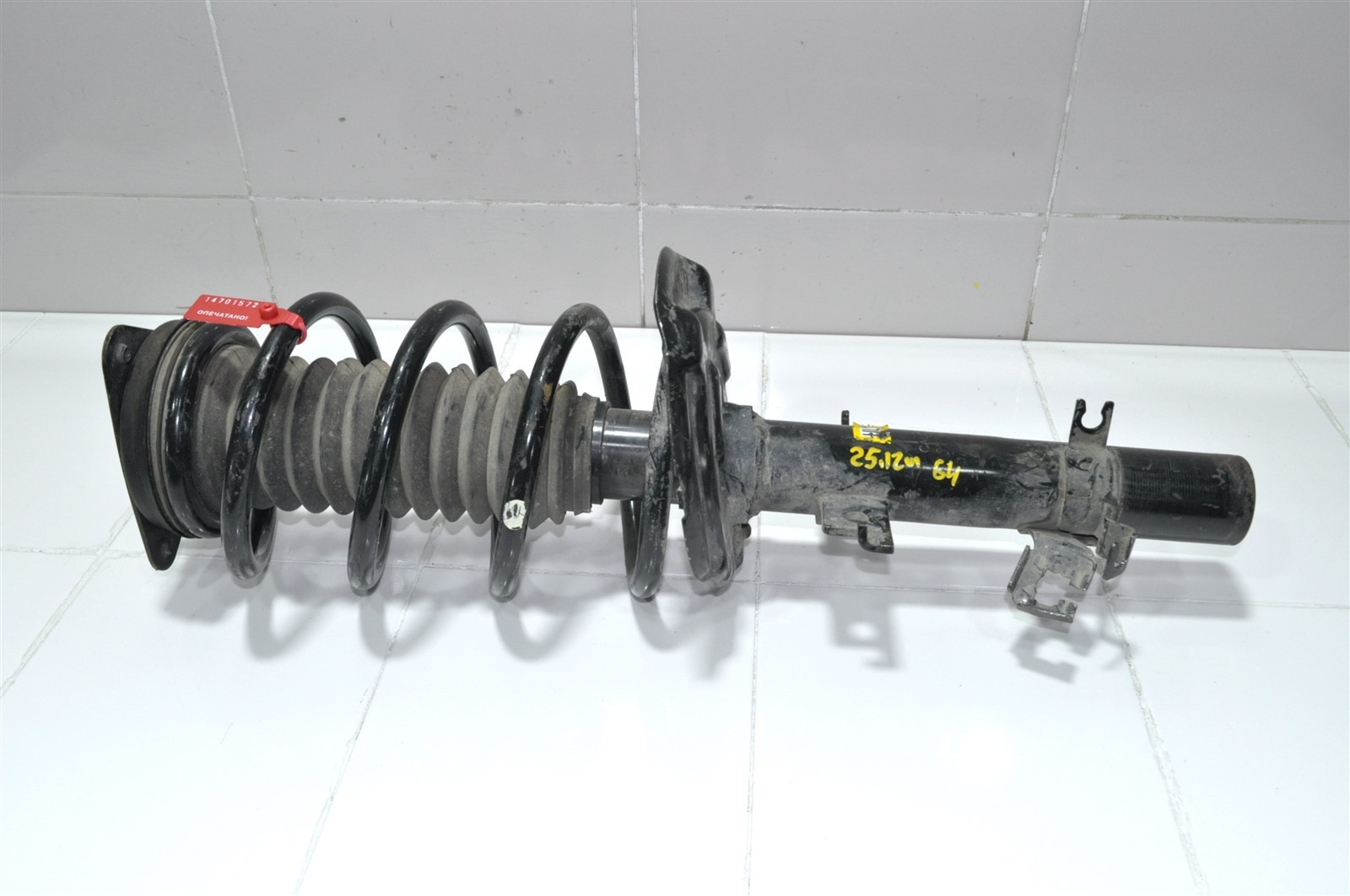 Стойка амортизатора 54303HV01A