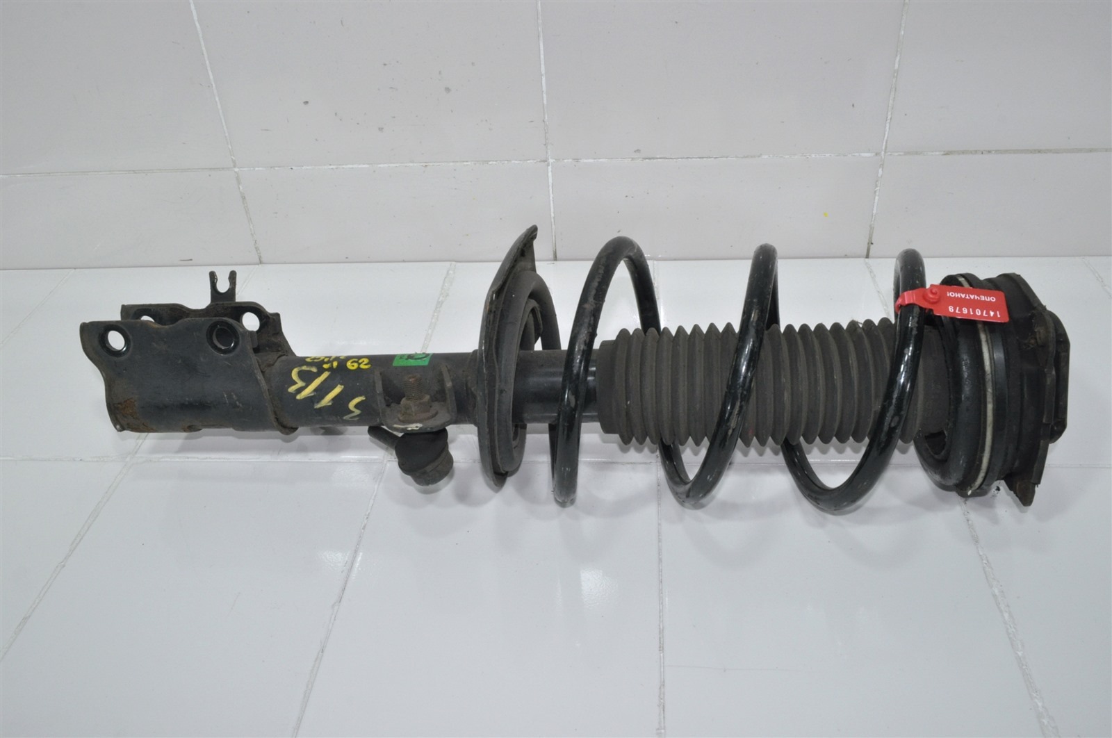 Стойка амортизатора E43031VK0A