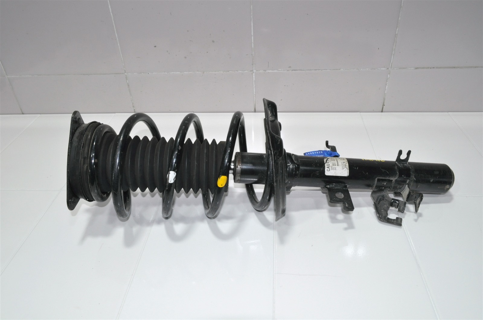 Стойка амортизатора 54303HV01A