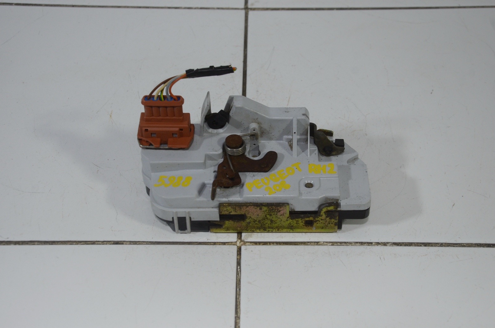 замок двери 9138G1