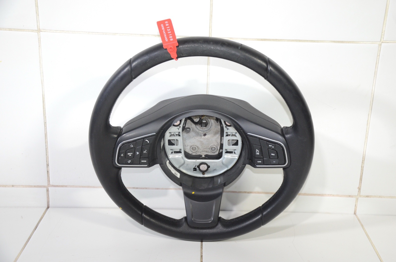 руль J9C33F563BA8PVJ