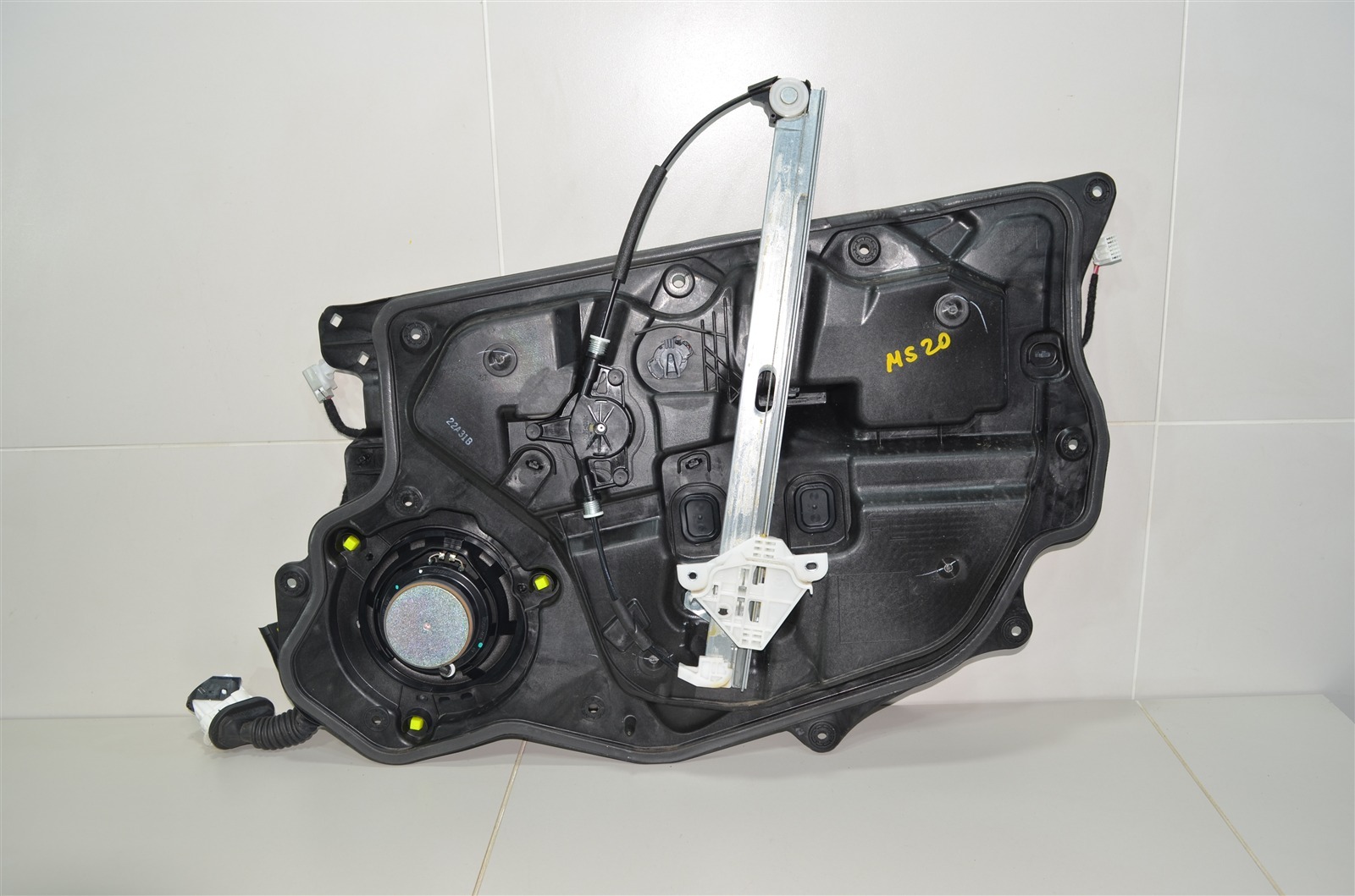 стеклоподъемник KB7W59590