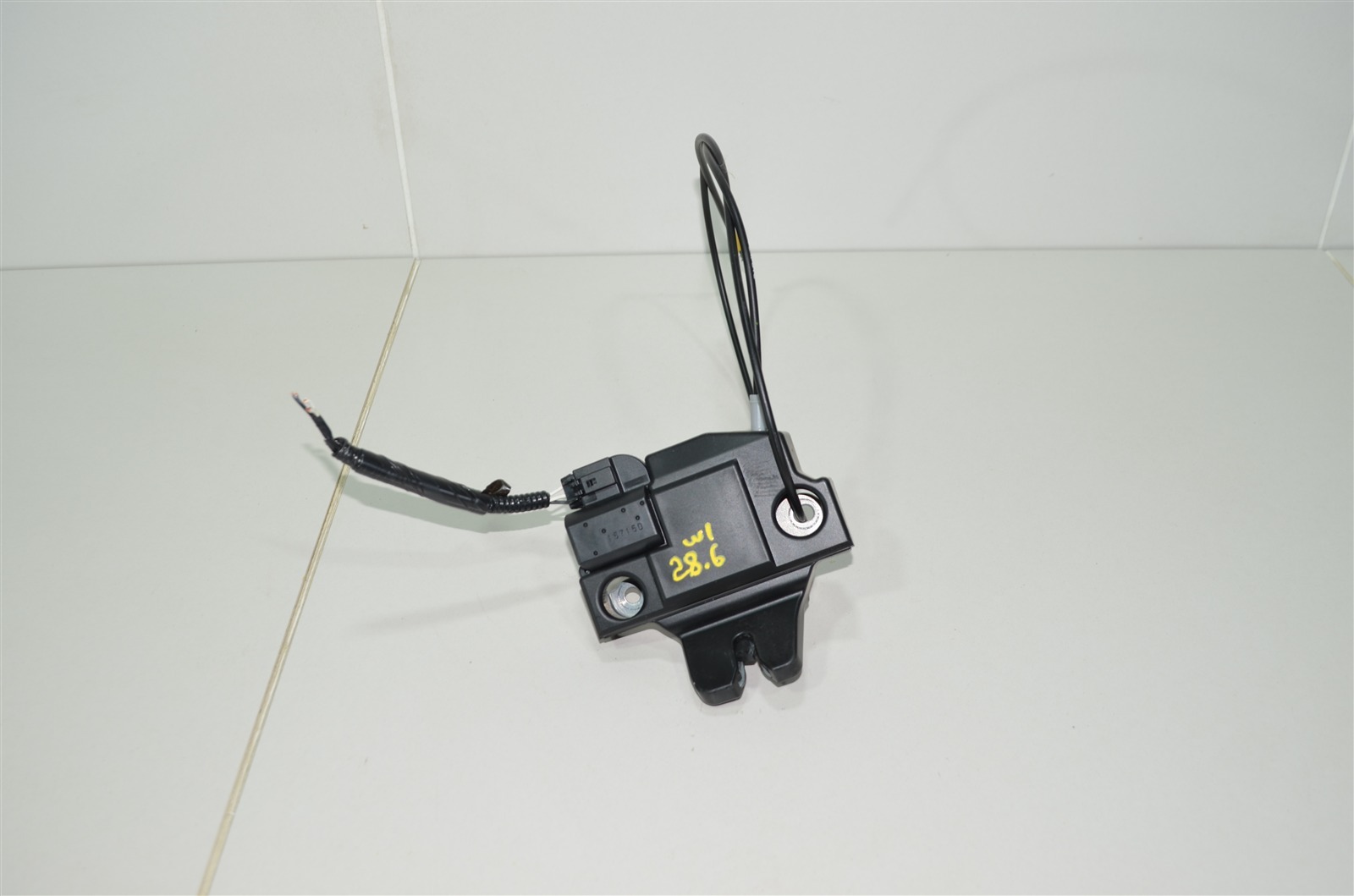 Замок багажника CAMRY 2015 XV50 3.5L 2GR-FE