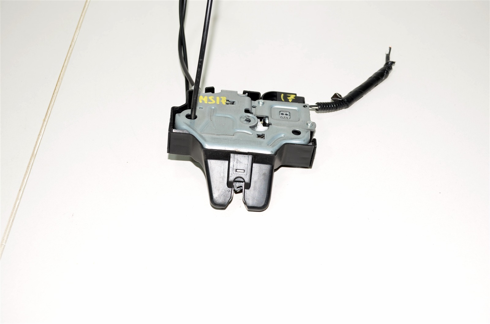 Замок багажника CAMRY 2015 XV50 3.5L 2GR-FE