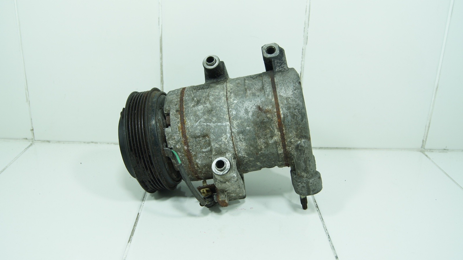 компрессор кондиционера 9L8Z19703A