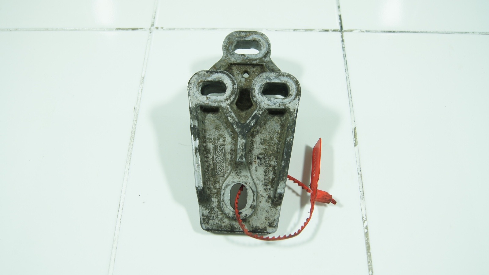 Кронштейн опоры ДВС 5L846A094FD