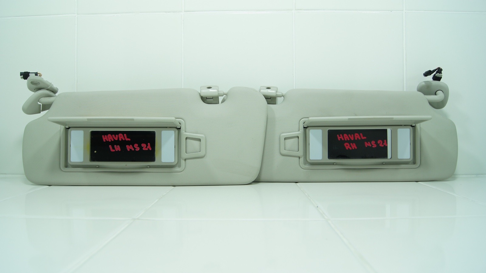 Козырек солнцезащитный 8204132XKN11A