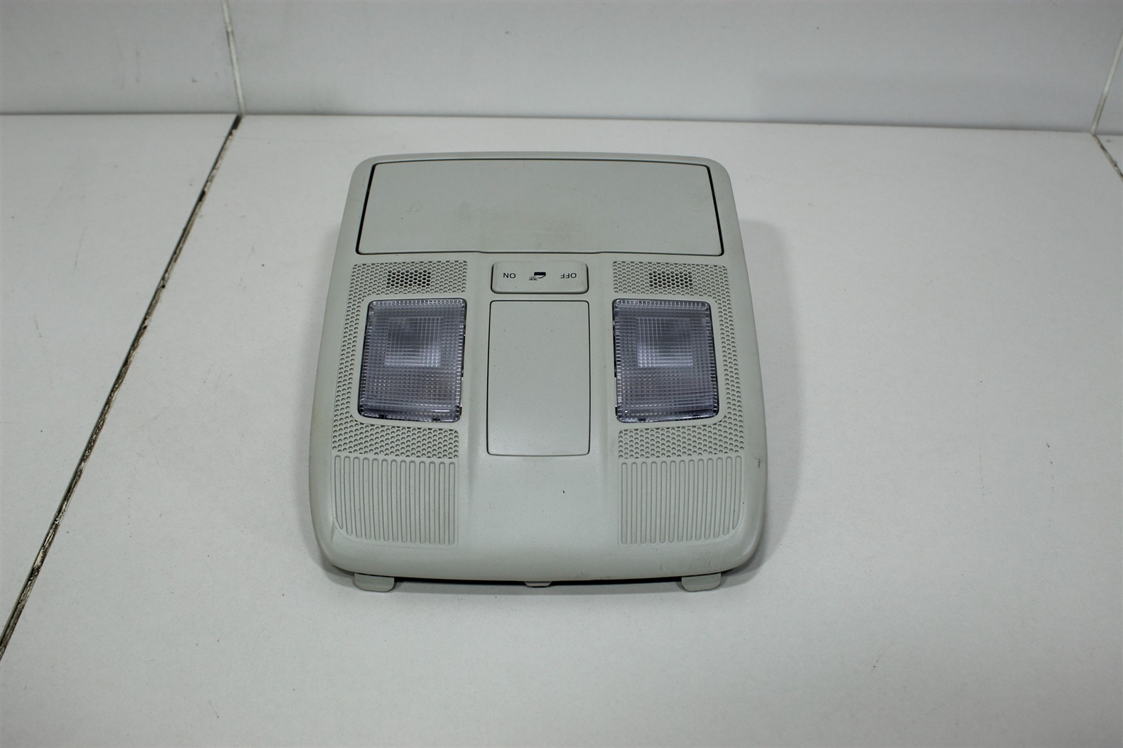 Плафон освещения салона KD4569970D75