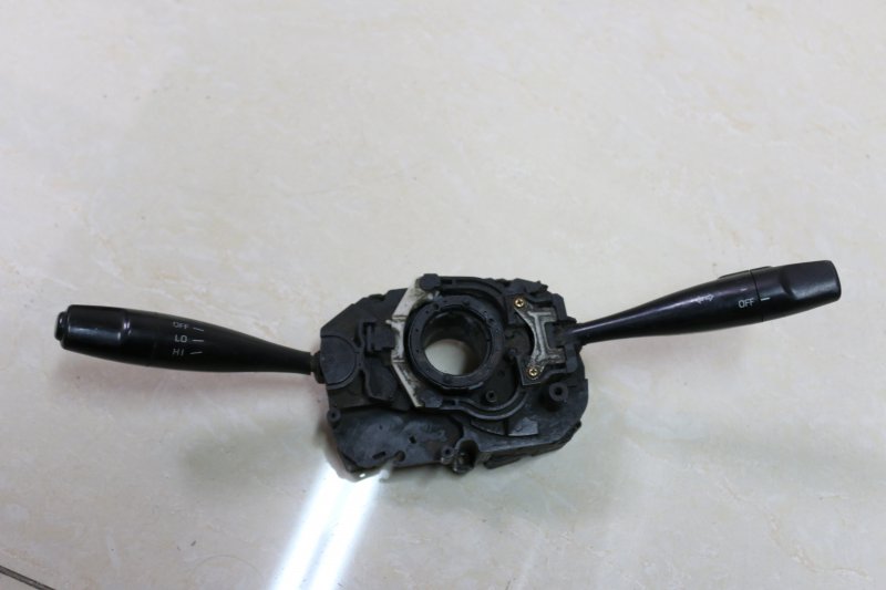 Блок подрулевых переключателей Toyota Ipsum SXM10 3S 1999 (б/у)