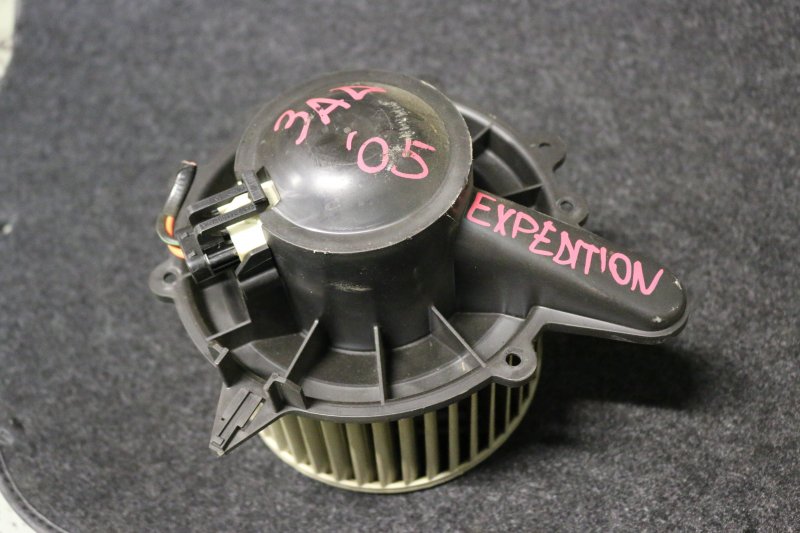 Мотор печки Ford Expedition 1FMFU18L11LB04253 2001 задний (б/у)