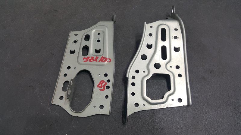Крепление магнитолы Toyota Chaser JZX100 1JZ 1997 Продаются парой, цена за пару. (б/у)