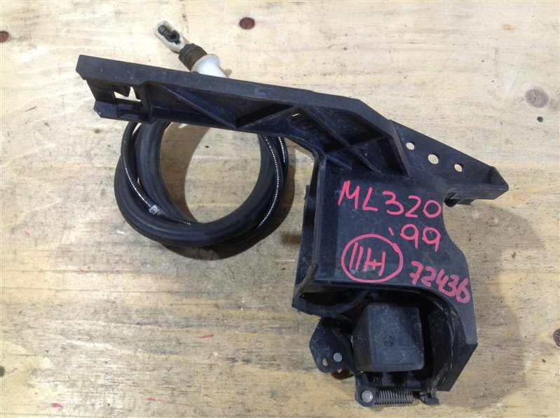 Кронштейн Mercedes-Benz M-Class W163 112.942 1999 72436, A0125423317, A1635422040 Кронштейн крепления (б/у)