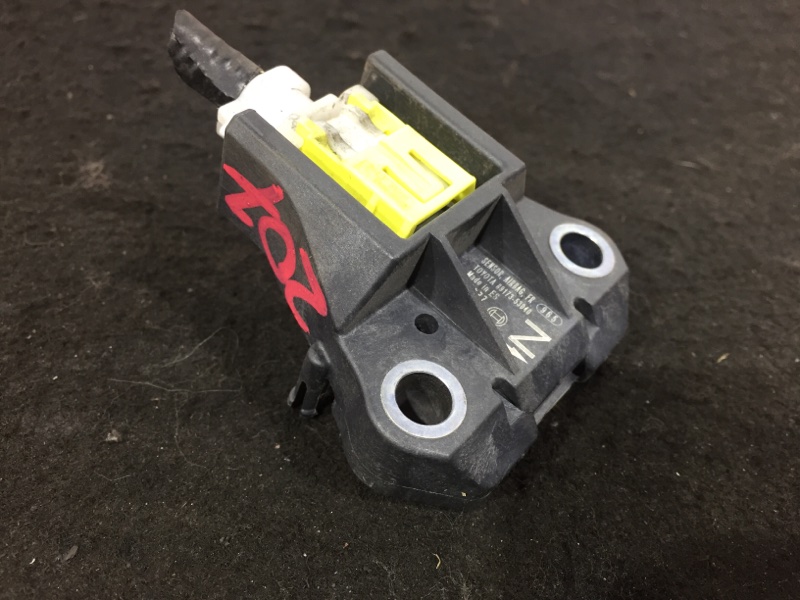 Датчик airbag Lexus Is250 GSE25 4GR 2006 передний правый 501427, 041006, 0593 129 (б/у)