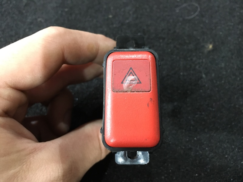 Кнопка включения аварийной сигнализации Honda Cr-V RD1 B20B 1996 (б/у)