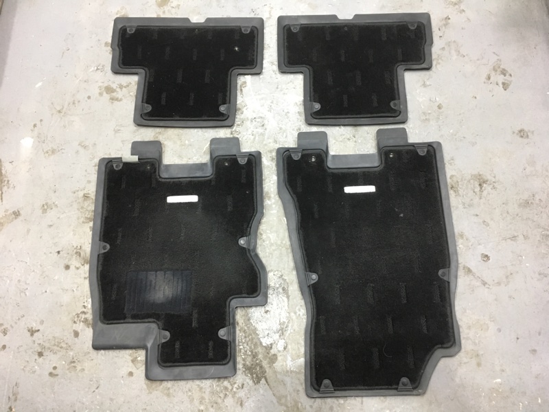 Коврик Nissan X-Trail TNT31 MR20DE 2009 Комплект 4 шт. Правый руль. (б/у)
